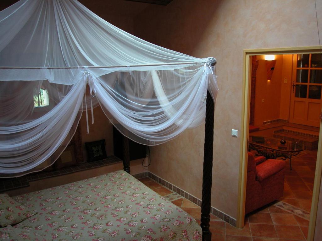 Le Mazet De La Dame Bed and Breakfast Barbentane Kamer foto